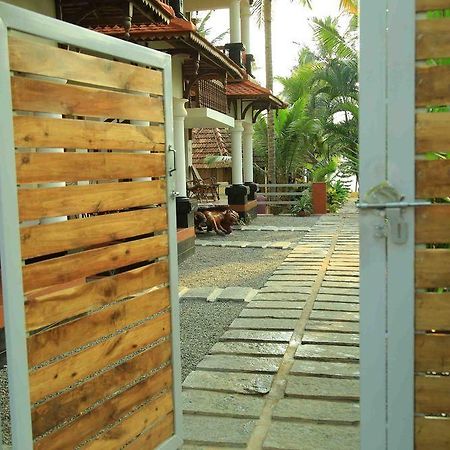 Woodhouse Beach Resort Varkala Exterior foto