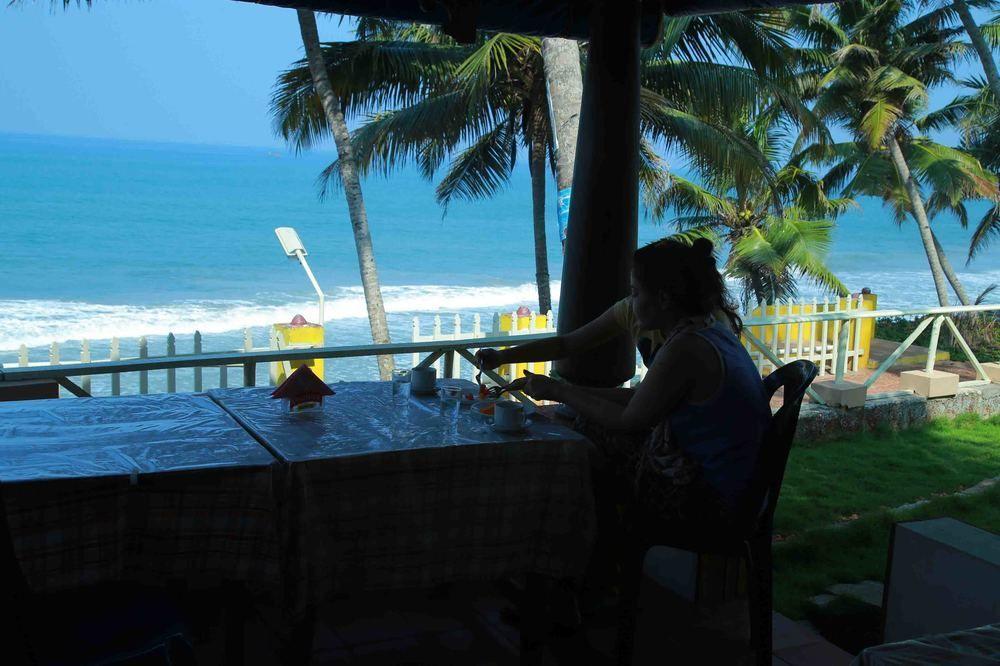 Woodhouse Beach Resort Varkala Exterior foto